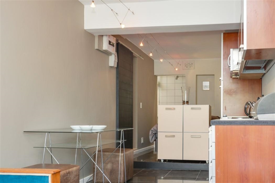 To Let 1 Bedroom Property for Rent in Vredehoek Western Cape